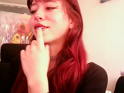 SuzzyyM online show from September 19, 2025, 7:36 pm