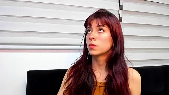 Snapshot of SuzzyyM chatting on February 20, 2026, 11:38 pm SuzzyyM online show from February 20, 2026, 11:38 pm