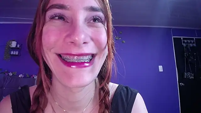 IsaBaileys  online show from September 25, 2025, 8:12 pm