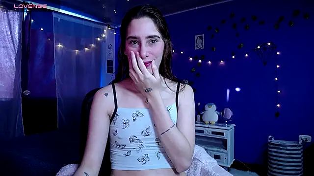 IsaBaileys  online show from October 2, 2025, 9:44 pm