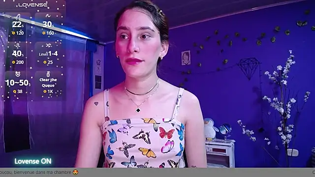 IsaBaileys  online show from October 5, 2025, 8:07 pm