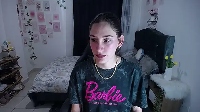 Snapshot of IsaBaileys_ chatting on June 7, 2026, 3:32 am IsaBaileys online show from June 7, 2026, 3:32 am