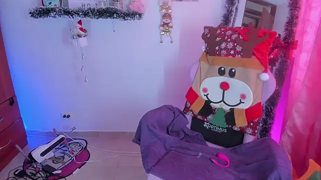 Snapshot of saralolo420 chatting on December 5, 2025, 8:16 pm saralolo420 online show from December 5, 2025, 8:16 pm