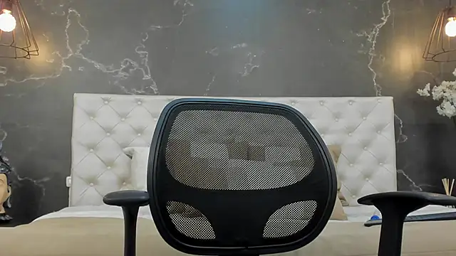 BruceDallas online show from January 30, 2025, 3:22 am