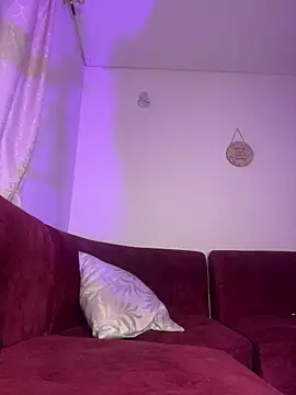 Chloemercury online show from December 16, 2025, 7:02 am