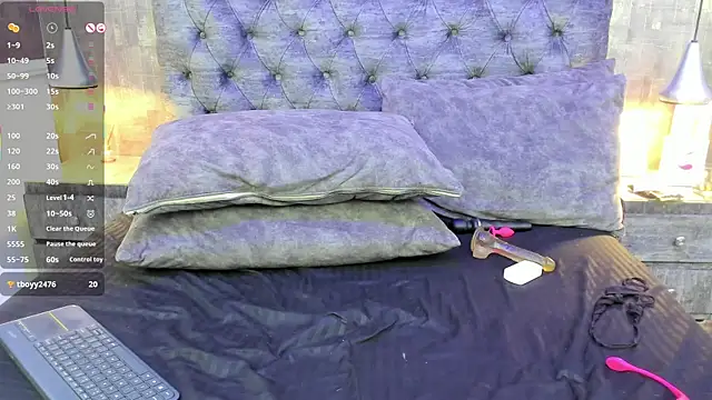 Snapshot of Honey-420- chatting on December 4, 2025, 2:26 pm Honey-420- online show from December 4, 2025, 2:26 pm