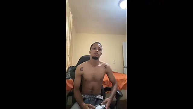 Snapshot of Zazz015 chatting on January 15, 2026, 4:44 pm Zazz015 online show from January 15, 2026, 4:44 pm