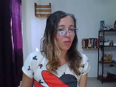 charlott ponce online show from October 24, 2025, 6:37 pm