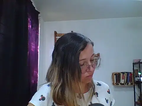 charlott ponce online show from November 4, 2025, 10:09 pm