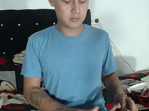 Snapshot of EmillyKoper chatting on April 8, 2026, 7:03 pm EmillyKoper online show from April 8, 2026, 7:03 pm