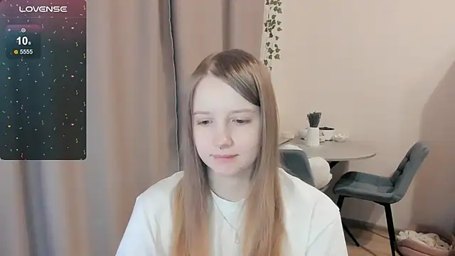 Snapshot of Alyaley chatting on November 14, 2025, 1:21 pm Alyaley online show from November 14, 2025, 1:21 pm