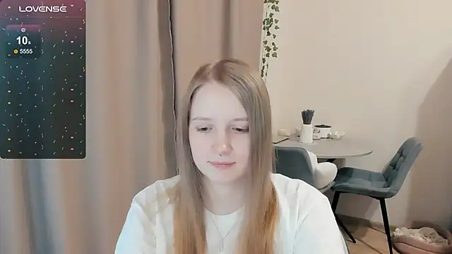 Snapshot of Alyaley chatting on November 21, 2025, 6:45 am Alyaley online show from November 21, 2025, 6:45 am