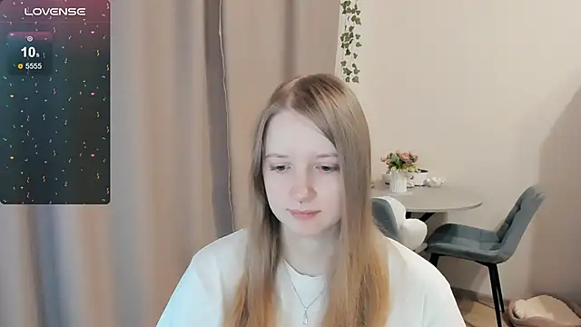 Snapshot of Alyaley chatting on December 2, 2025, 8:30 am Alyaley online show from December 2, 2025, 8:30 am