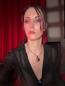 Snapshot of Astoria_Moon chatting on April 17, 2026, 7:06 pm Astoria Moon online show from April 17, 2026, 7:06 pm