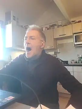 Snapshot of 60philippe chatting on January 13, 2025, 12:35 pm 60philippe online show from January 13, 2025, 12:35 pm