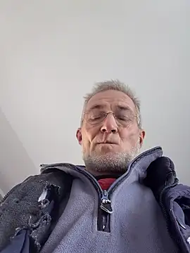 Snapshot of 60philippe chatting on December 16, 2025, 9:47 am 60philippe online show from December 16, 2025, 9:47 am