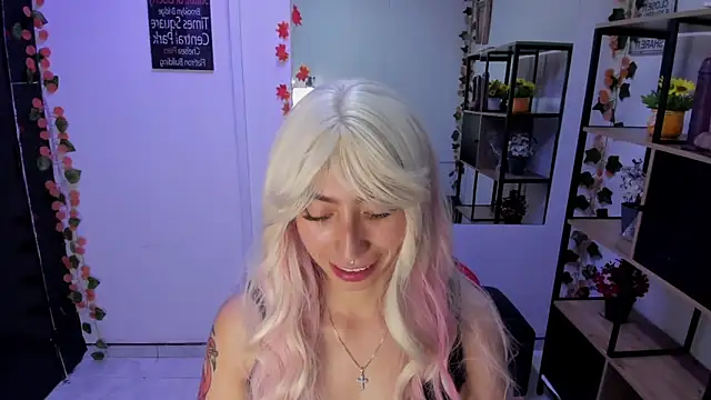 LilithCooperr  online show from November 27, 2025, 10:45 pm