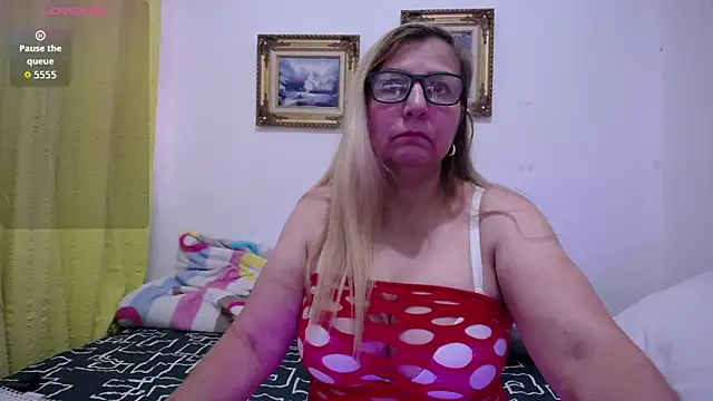 Snapshot of razzisweet chatting on March 2, 2026, 2:57 pm razzisweet online show from March 2, 2026, 2:57 pm