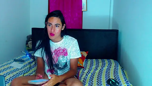 Snapshot of misss_estrella chatting on March 4, 2026, 10:32 am misss estrella online show from March 4, 2026, 10:32 am