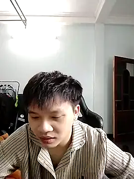 Kelvin kol online show from December 17, 2024, 3:06 pm