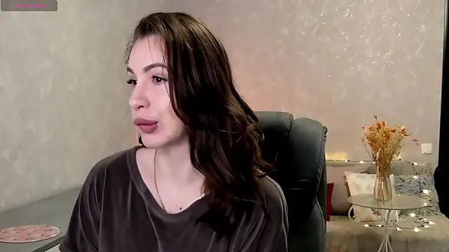 Naughty  Megan online show from April 12, 2026, 1:54 am