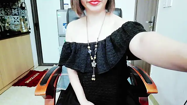 Miu-Le online show from November 16, 2025, 8:25 pm