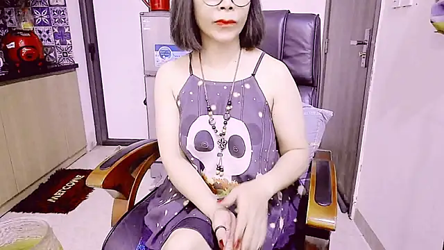 Miu-Le online show from April 24, 2026, 3:53 am