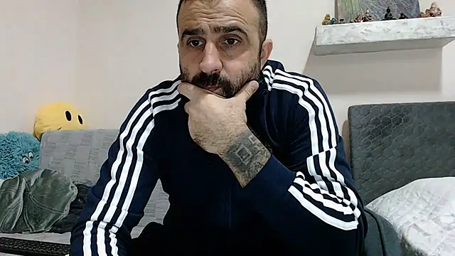 Snapshot of ivat80 chatting on December 10, 2024, 5:11 pm ivat80 online show from December 10, 2024, 5:11 pm