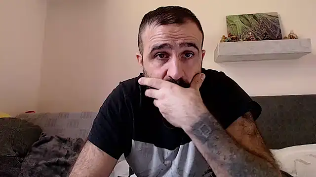 Snapshot of ivat80 chatting on January 17, 2025, 8:56 am ivat80 online show from January 17, 2025, 8:56 am