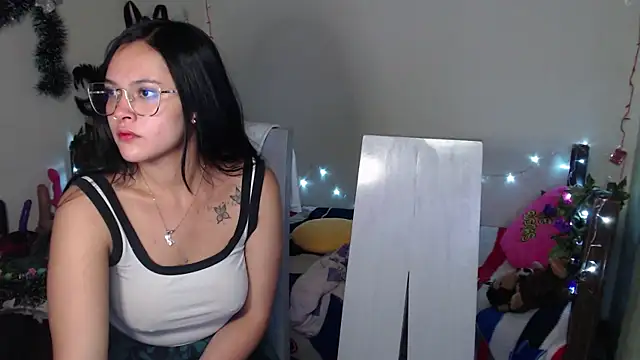 01antoniafranco online show from December 19, 2024, 4:45 am