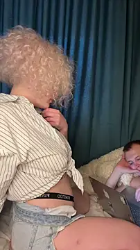 MrMrsRight online show from December 15, 2024, 11:01 am