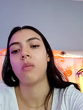 Julie Bennet online show from October 23, 2025, 3:50 am