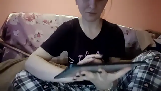 Snapshot of _Kitti_ chatting on December 17, 2025, 1:50 pm Kitti online show from December 17, 2025, 1:50 pm