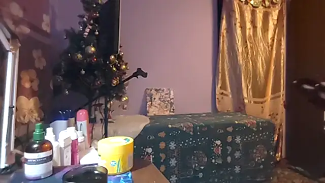 Snapshot of _Kitti_ chatting on December 22, 2025, 6:05 pm Kitti online show from December 22, 2025, 6:05 pm