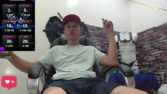 Snapshot of andy_dwels777 chatting on December 15, 2024, 7:42 pm andy dwels777 online show from December 15, 2024, 7:42 pm