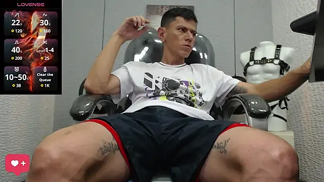 Snapshot of andy_dwels777 chatting on January 30, 2025, 8:42 pm andy dwels777 online show from January 30, 2025, 8:42 pm