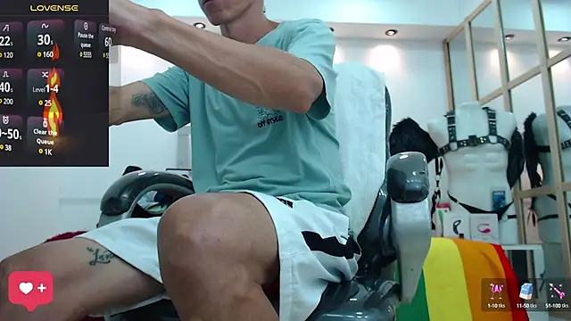 Snapshot of andy_dwels777 chatting on February 11, 2025, 10:28 pm andy dwels777 online show from February 11, 2025, 10:28 pm