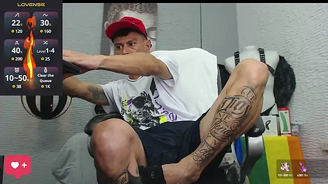 Snapshot of andy_dwels777 chatting on February 26, 2025, 10:53 pm andy dwels777 online show from February 26, 2025, 10:53 pm