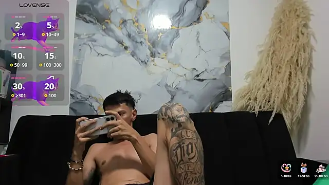 Snapshot of andy_dwels777 chatting on March 4, 2026, 8:15 pm andy dwels777 online show from March 4, 2026, 8:15 pm