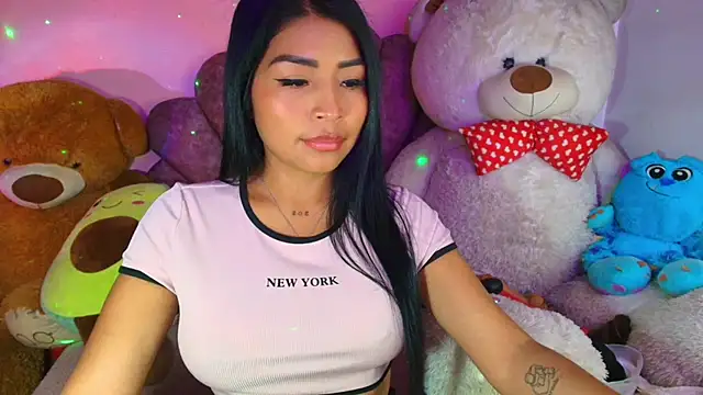 Snapshot of Pocahontascute_33 chatting on March 11, 2026, 5:30 pm Pocahontascute 33 online show from March 11, 2026, 5:30 pm