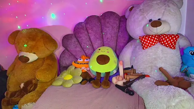 Snapshot of Pocahontascute_33 chatting on April 10, 2026, 5:23 am Pocahontascute 33 online show from April 10, 2026, 5:23 am