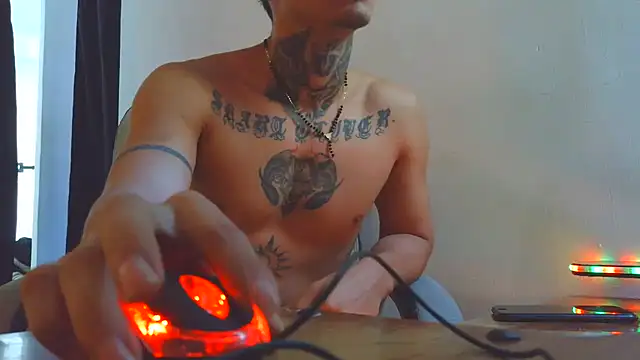 Snapshot of Skartoliver chatting on September 28, 2025, 1:38 pm Skartoliver online show from September 28, 2025, 1:38 pm