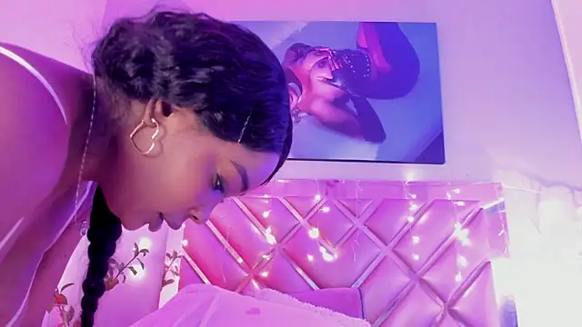 Aliisson Cruz online show from February 24, 2025, 7:41 pm