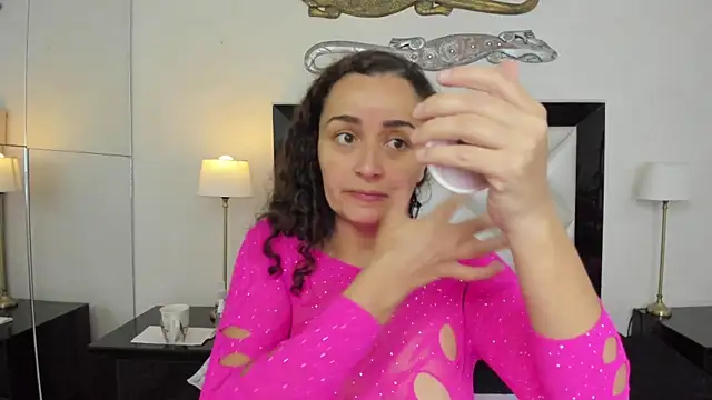  luna  sweet  online show from March 8, 2025, 3:50 am