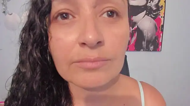  luna  sweet  online show from September 15, 2025, 2:11 am