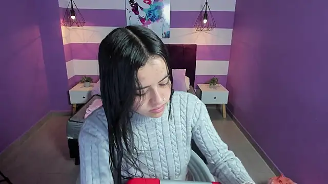 Snapshot of Alli_cooper chatting on December 13, 2024, 12:39 pm Alli cooper online show from December 13, 2024, 12:39 pm