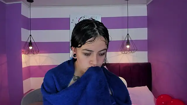 Snapshot of Alli_cooper chatting on February 14, 2025, 1:13 am Alli cooper online show from February 14, 2025, 1:13 am