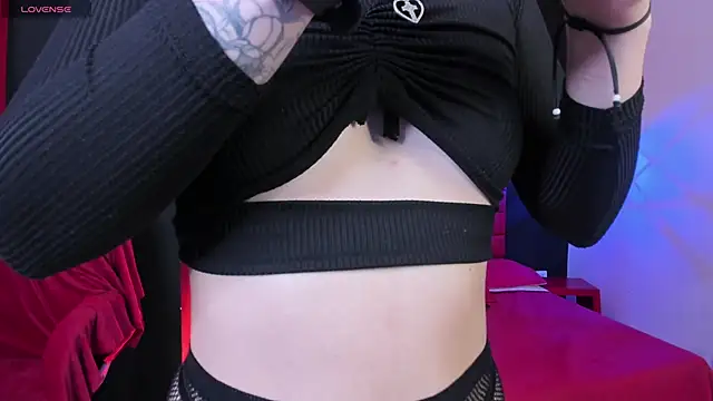 Snapshot of Megan_wolf1_ chatting on September 19, 2025, 3:30 am Megan wolf1  online show from September 19, 2025, 3:30 am