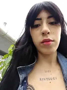 chaymae nah  online show from April 18, 2026, 6:56 pm