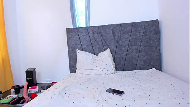 bella-black online show from November 29, 2025, 12:19 pm